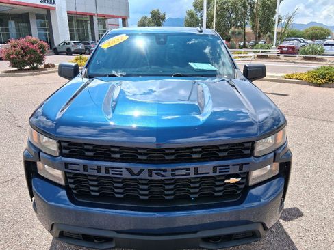 Used 2021 Chevrolet Silverado 1500 Custom w/ Safety Confidence Package RWD image 10