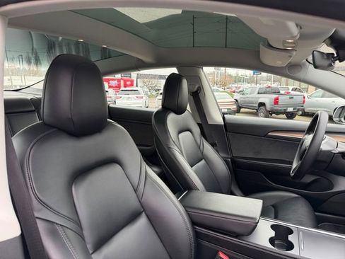 Used 2022 Tesla Model 3 Performance image 34