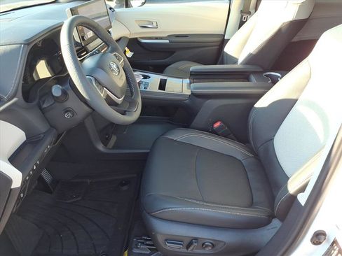 New 2026 Toyota Sienna Platinum AWD/4WD image 3