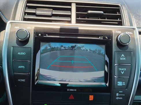 Used 2016 Toyota Camry SE FWD image 13