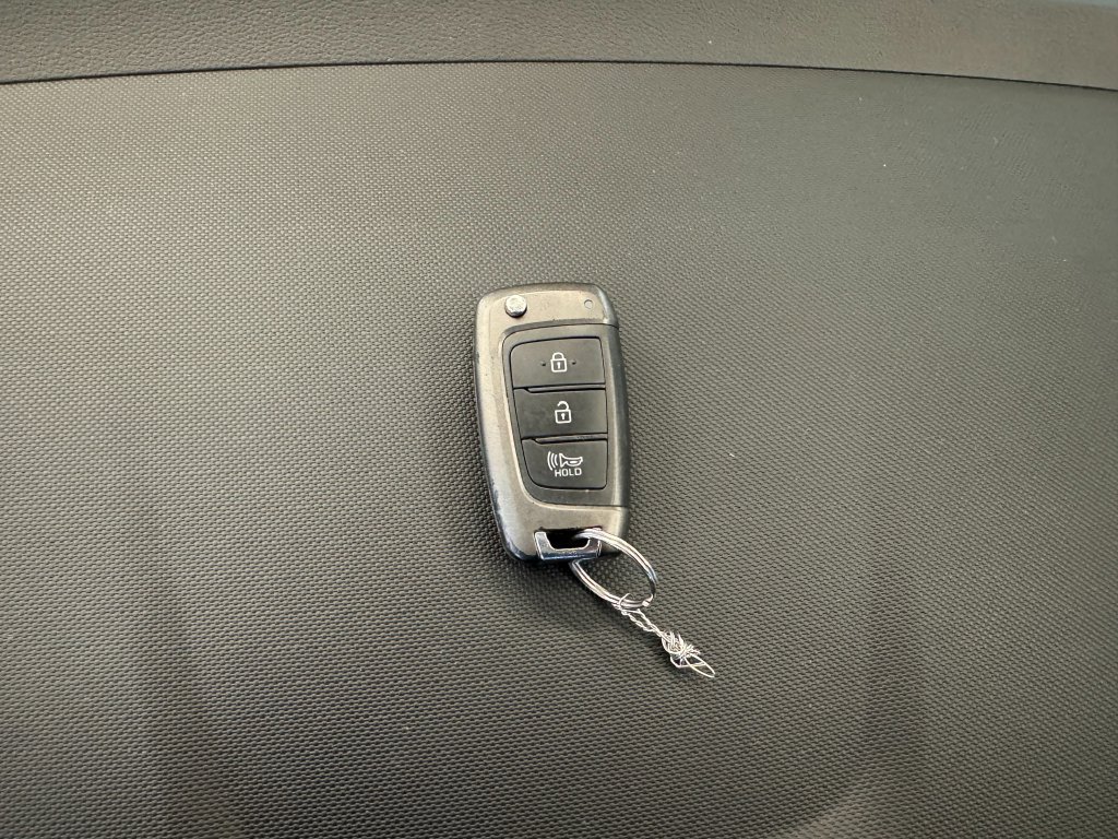 Used 2020 Hyundai Venue SE FWD image 17