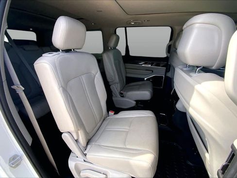 Used 2022 Jeep Wagoneer Series III w/ Premium Group I RWD image 20