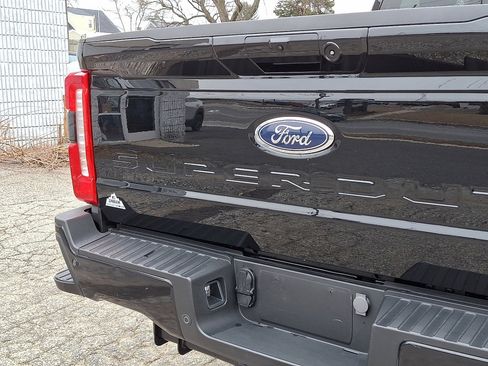 Used 2024 Ford F250 Lariat w/ Lariat Ultimate Package image 17