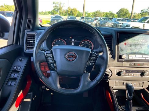 Used 2024 Nissan Frontier PRO-4X w/ Technology Package image 7
