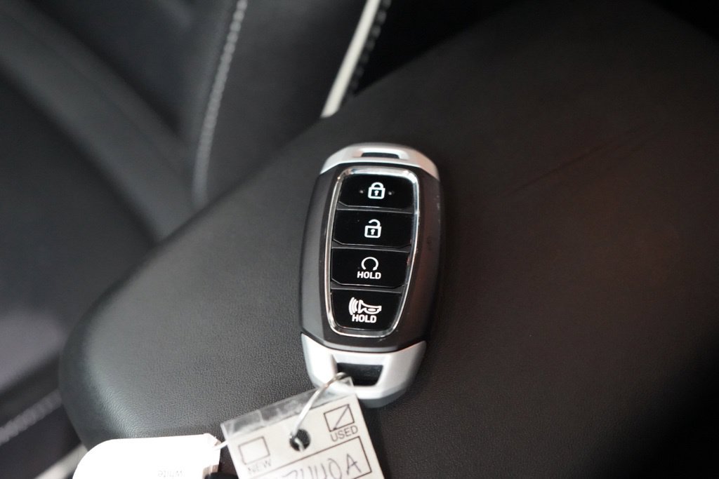 Used 2024 Hyundai Venue Limited FWD image 36