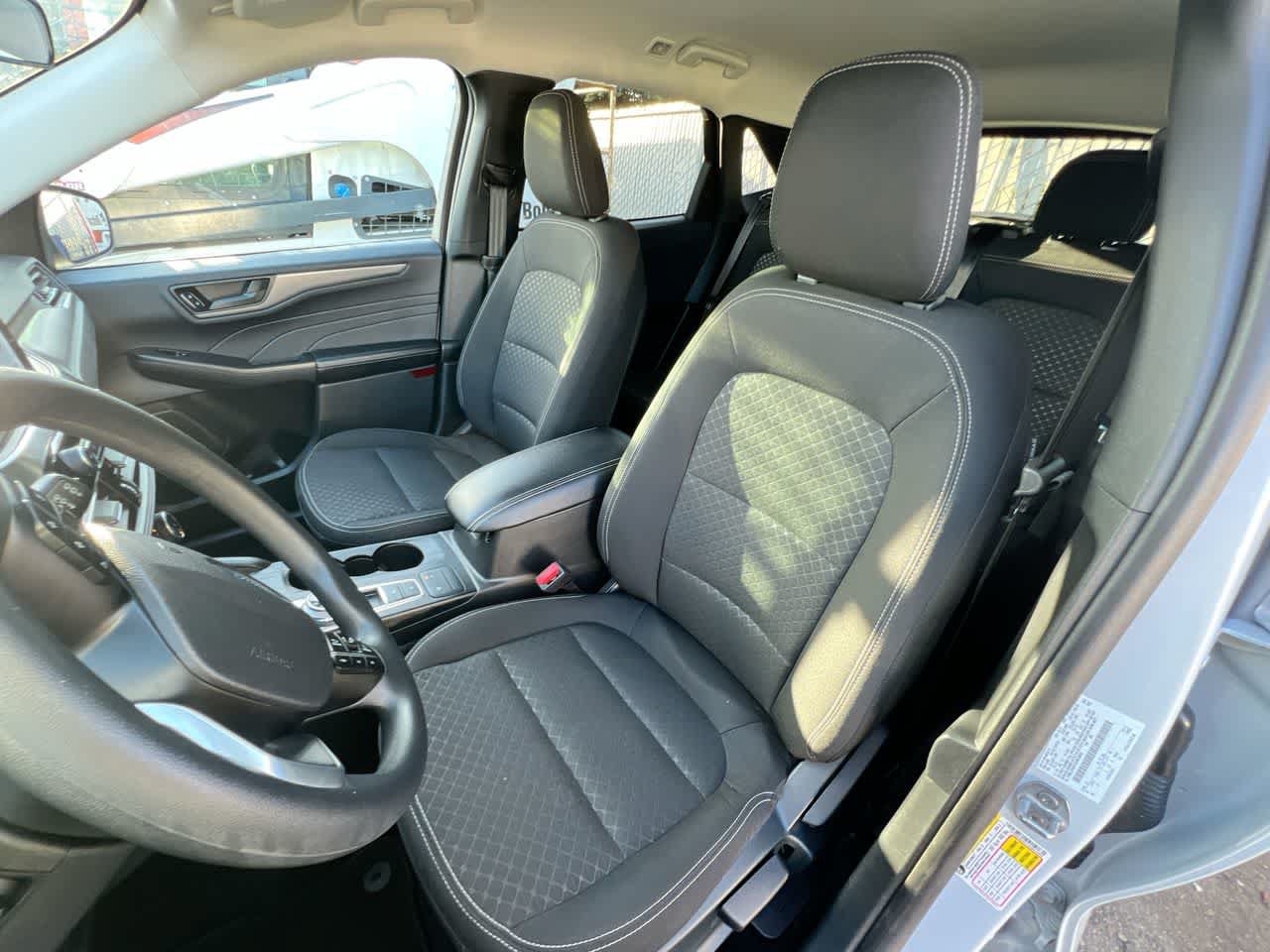 Used 2025 Ford Escape Active AWD/4WD image 11