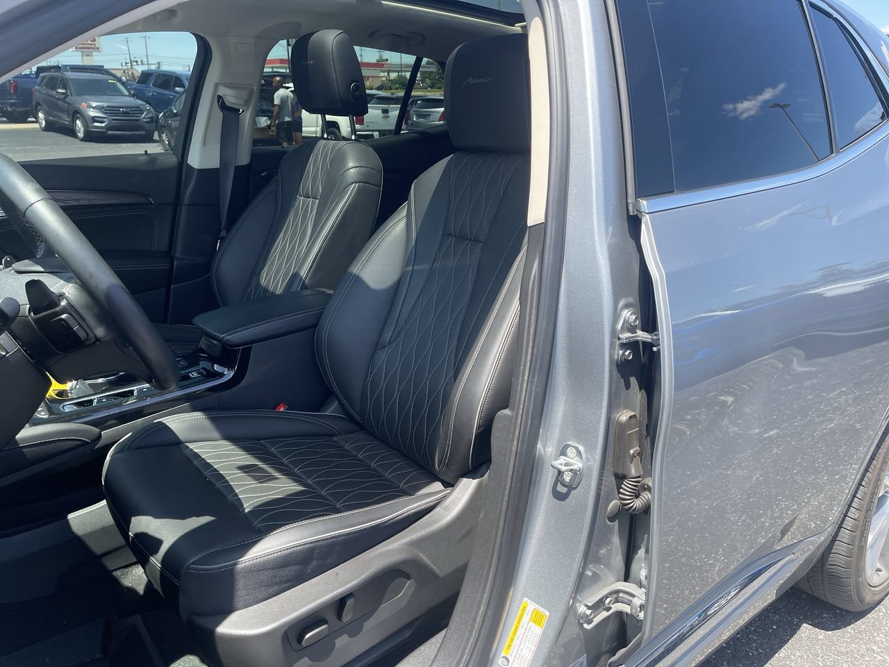 Used 2023 Buick Envision Avenir AWD/4WD image 20