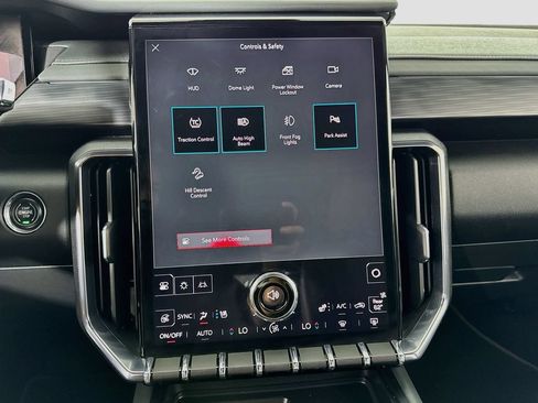 Used 2025 GMC Acadia AT4 w/ Luxury Package AWD/4WD image 29