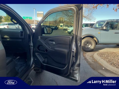 Used 2022 Nissan Frontier PRO-4X w/ Pro-4X Premium Package image 16