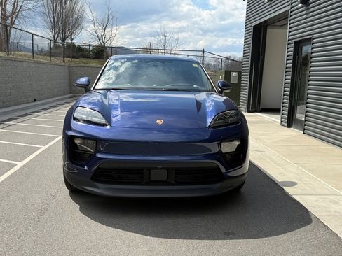 New 2026 Porsche Macan 4 Electric image 10