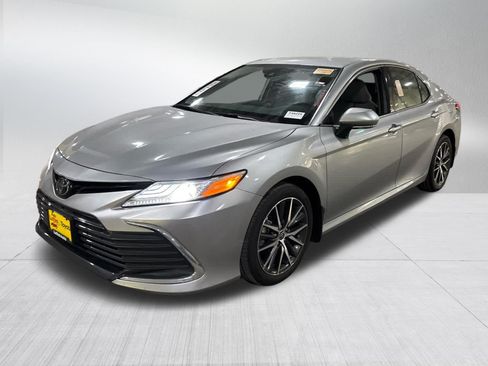 Used 2023 Toyota Camry XLE w/ Cold Weather Package AWD/4WD image 3