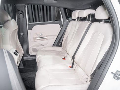 New 2025 Mercedes-Benz GLA 250 4MATIC image 11