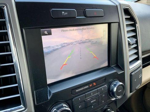 Used 2015 Ford F150 Lariat image 26