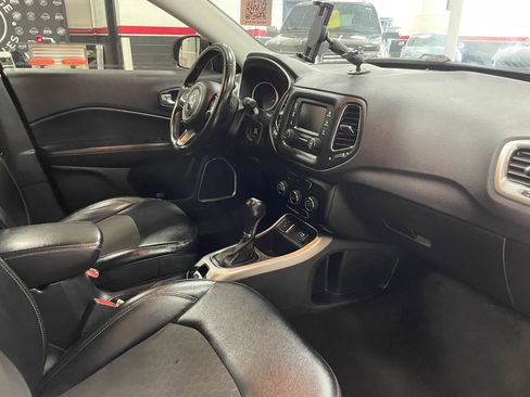 Used 2017 Jeep Compass Latitude FWD image 25
