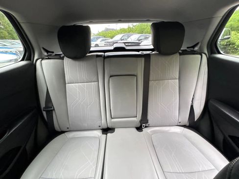 Used 2022 Chevrolet Trax LT w/ LT Convenience Package image 29