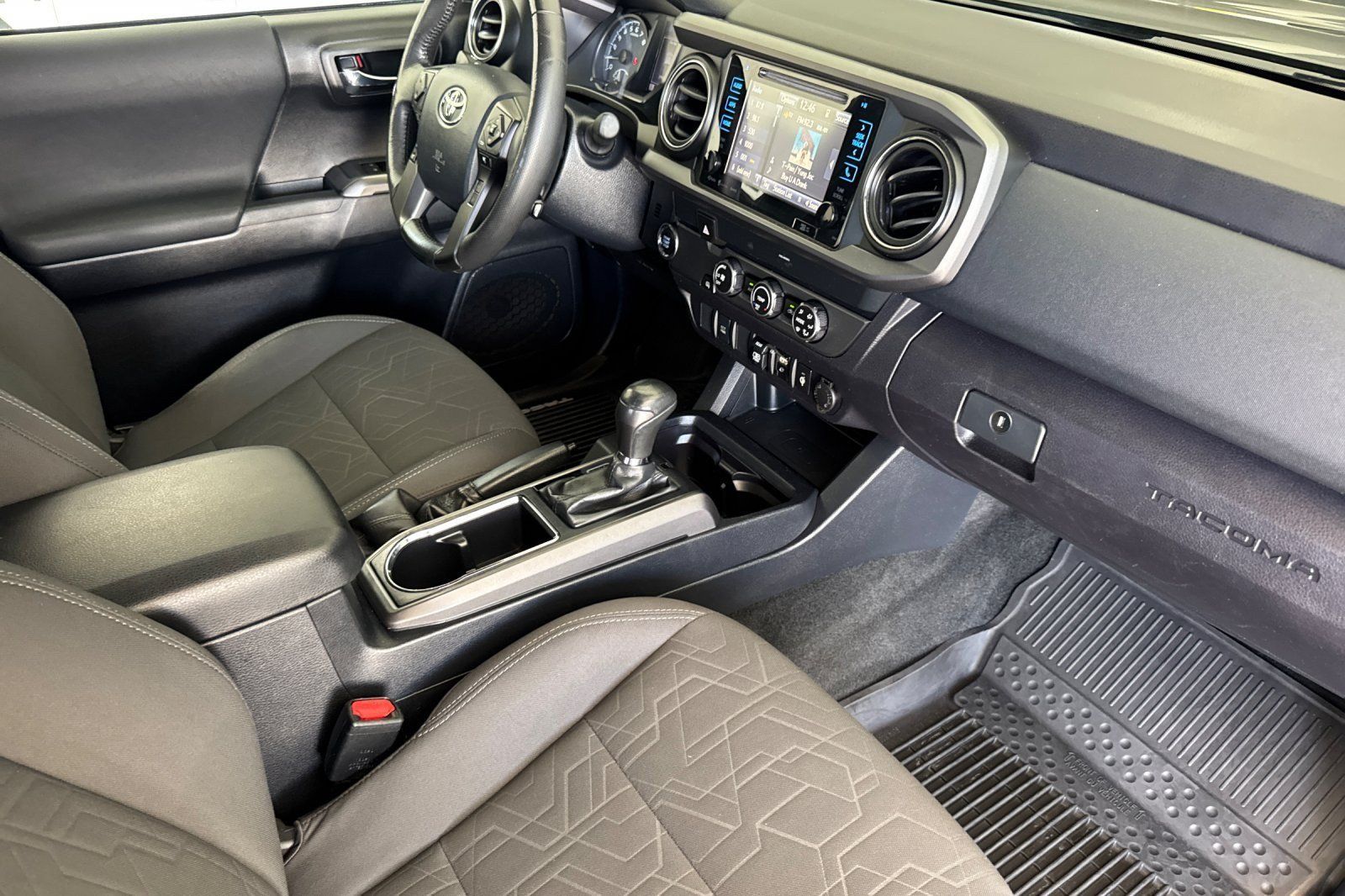 Used 2019 Toyota Tacoma TRD Sport RWD image 14