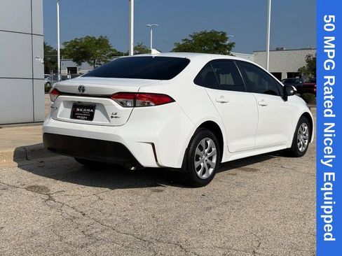 Used 2025 Toyota Corolla LE FWD image 3