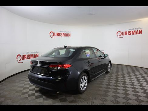 Used 2025 Toyota Corolla LE FWD image 11