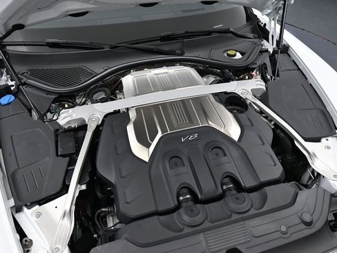 Used 2024 Bentley Continental GT image 31