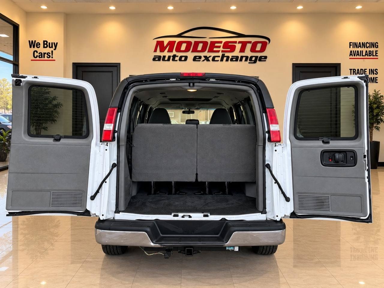 Used 2010 Chevrolet Express 3500 LT w/ LT Preferred Equipment Group RWD image 5