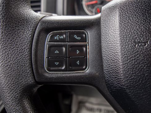 Used 2018 RAM 1500 Express AWD/4WD image 22