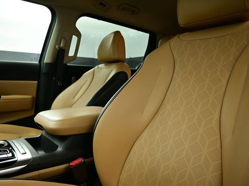 Certified 2022 Kia Carnival EX image 55