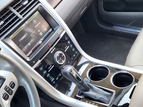 Used 2012 Ford Edge Limited image 19