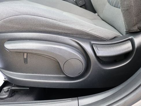 Used 2021 Kia Seltos LX image 12