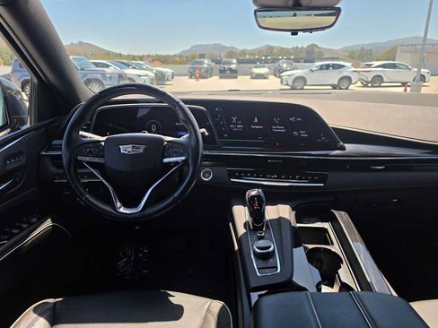 Used 2024 Cadillac Escalade Sport AWD/4WD image 20
