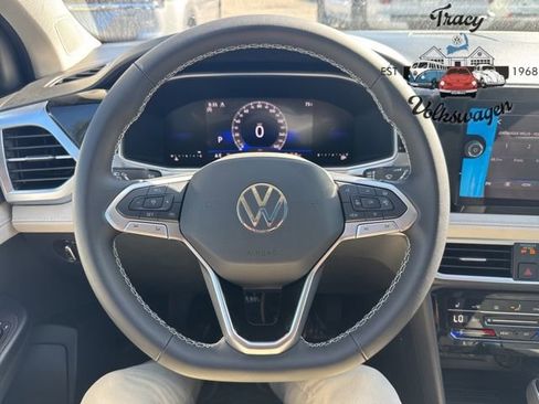 New 2025 Volkswagen Taos SE image 10