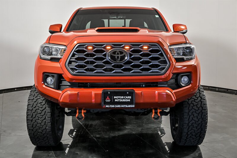 Used 2016 Toyota Tacoma TRD Sport w/ Towing Package RWD image 4