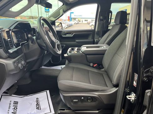 Used 2024 Chevrolet Silverado 1500 LT image 9