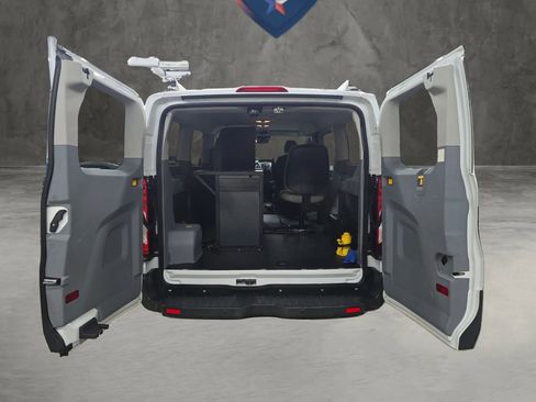 Used 2017 Ford Transit 150 XLT image 10