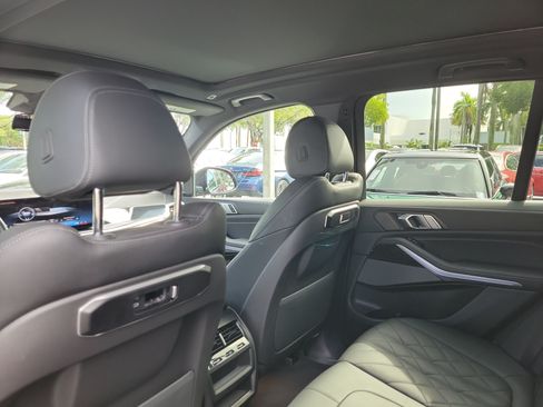 Used 2024 BMW X5 sDrive40i w/ M Sport Package RWD image 9