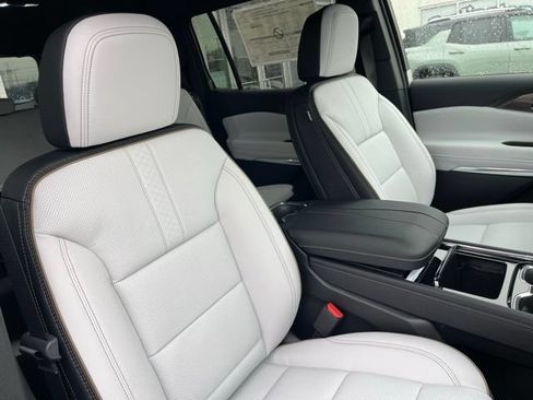 New 2026 Chevrolet Traverse High Country w/ LPO, Floor Liner Package FWD image 14