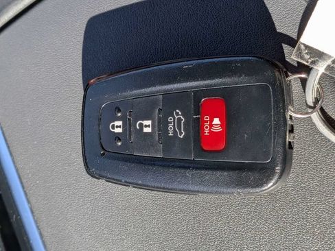 Used 2021 Toyota Highlander XSE FWD image 30