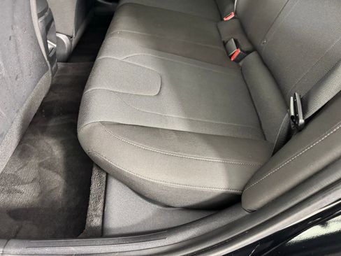 Used 2025 Hyundai Elantra SE image 23