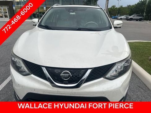 Used 2017 Nissan Rogue Sport SL w/ SL Premium Package FWD image 2