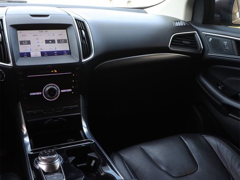 Used 2019 Ford Edge Titanium w/ Cargo Accessory Package image 9