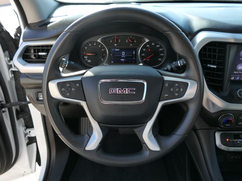 Used 2023 GMC Acadia SLE w/ Driver Convenience Package FWD image 18