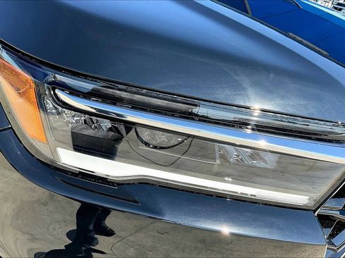 New 2025 Honda Pilot Touring image 13