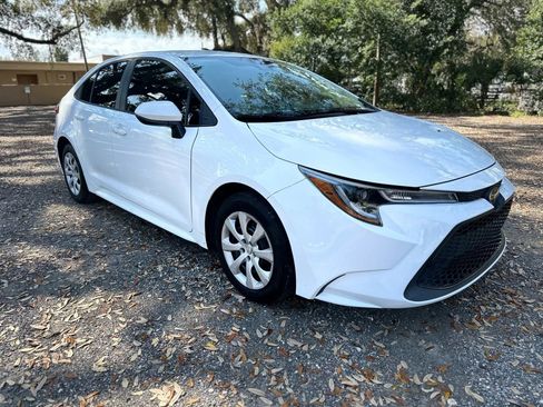 Used 2021 Toyota Corolla LE FWD image 3