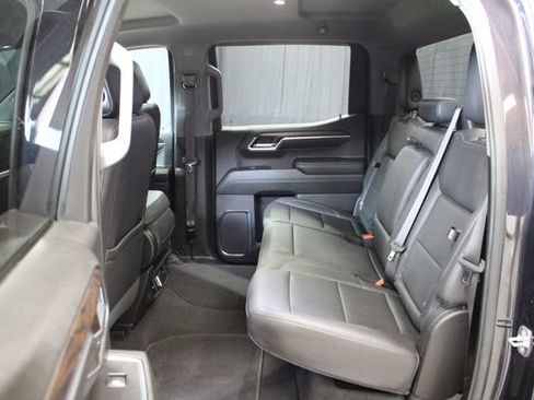 Used 2024 GMC Sierra 1500 SLT AWD/4WD image 11