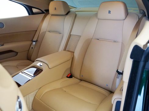 Used 2019 Rolls-Royce Wraith RWD image 23