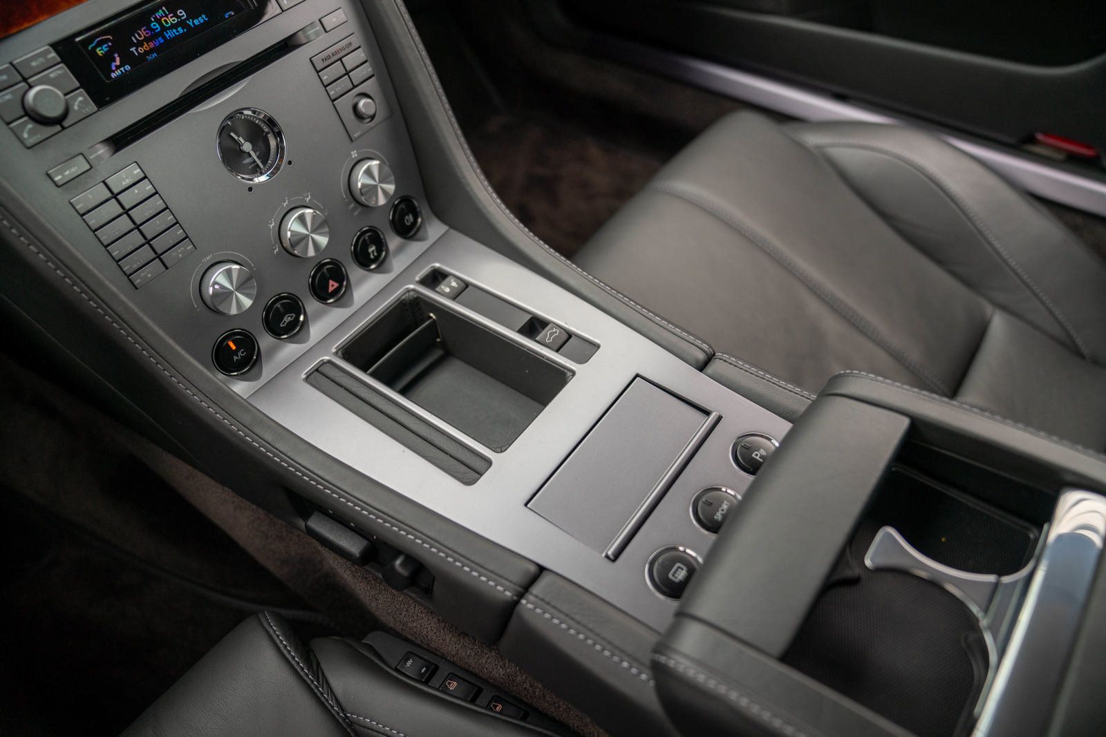 Used 2008 Aston Martin DB9 Coupe RWD image 21
