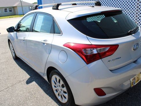 Used 2016 Hyundai Elantra GT FWD image 27