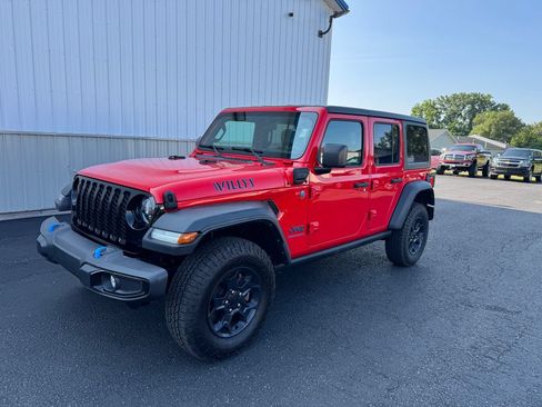 Used 2023 Jeep Wrangler Unlimited w/ Cold Weather Group AWD/4WD image 2