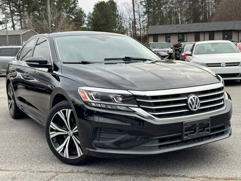 Used 2022 Volkswagen Passat 2.0T SE image 1