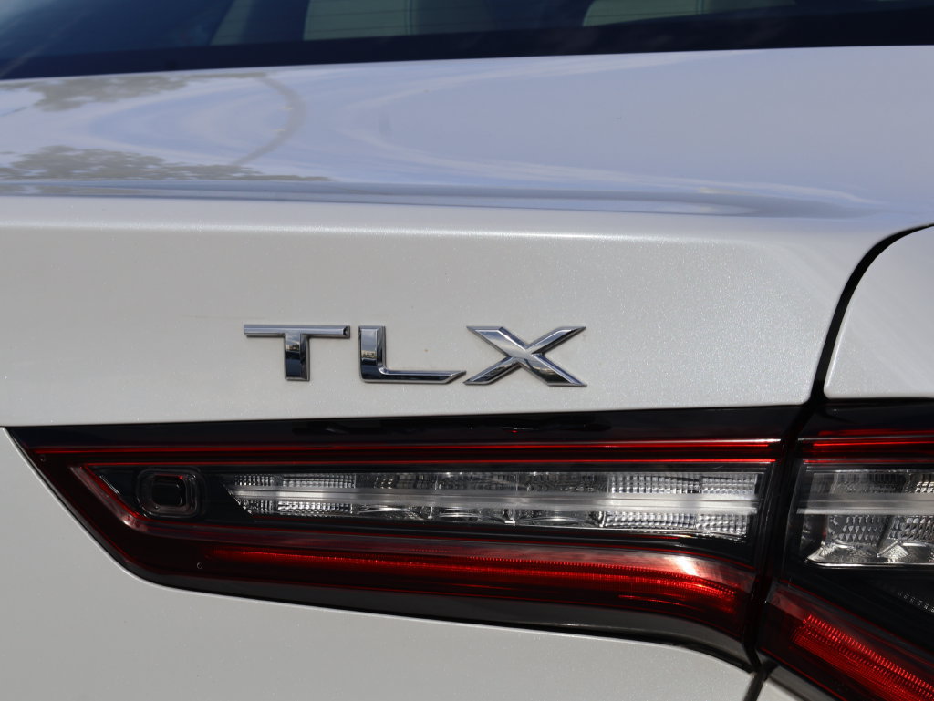 Used 2022 Acura TLX w/ Advance Package AWD/4WD image 8