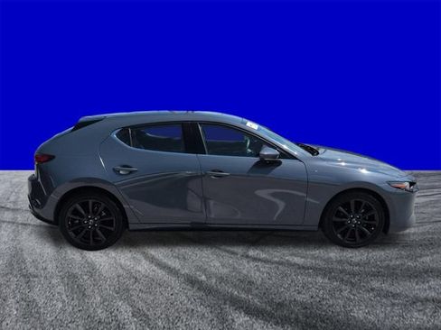 Used 2021 MAZDA MAZDA3 s FWD image 3